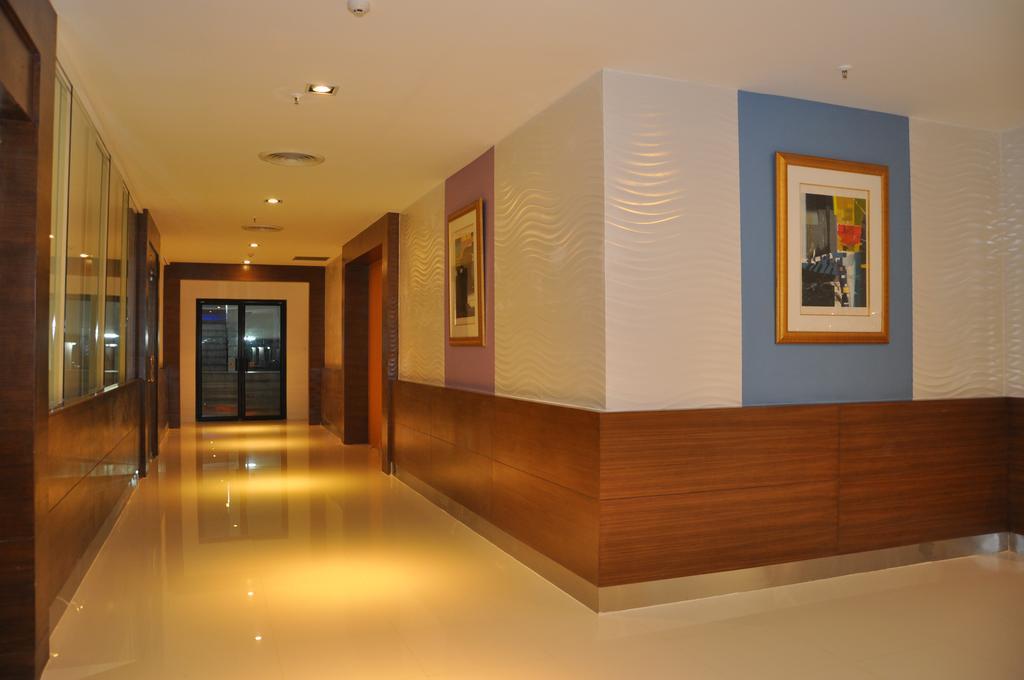 Iyarin @ Tuk Chang Hotel Banguecoque Exterior foto