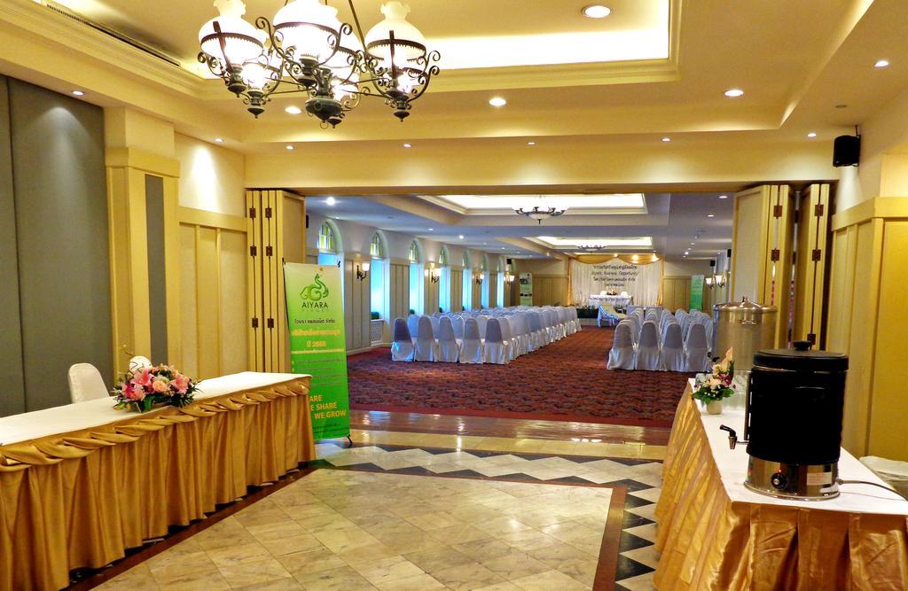 Iyarin @ Tuk Chang Hotel Banguecoque Exterior foto